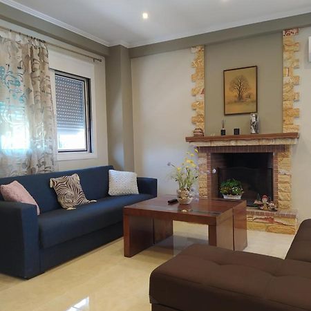 Вілла Just Constructed! Gastouni Екстер'єр фото