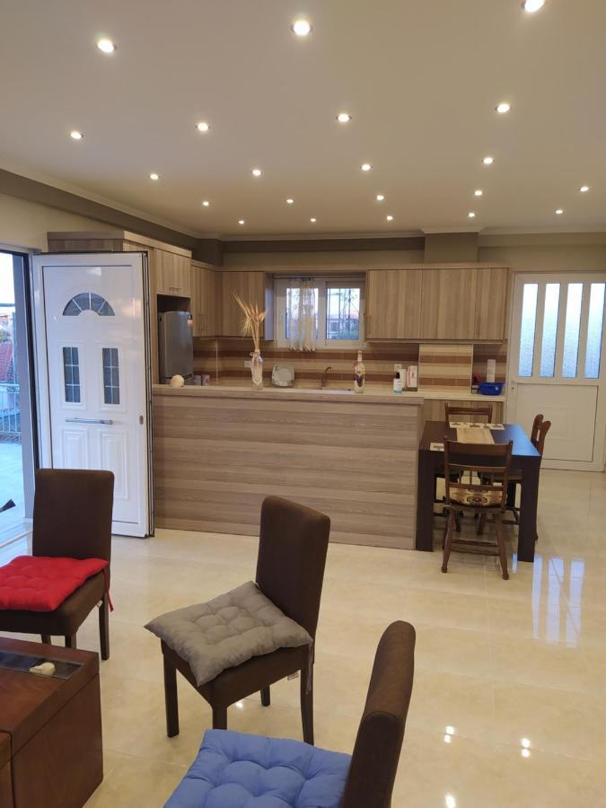 Вілла Just Constructed! Gastouni Екстер'єр фото